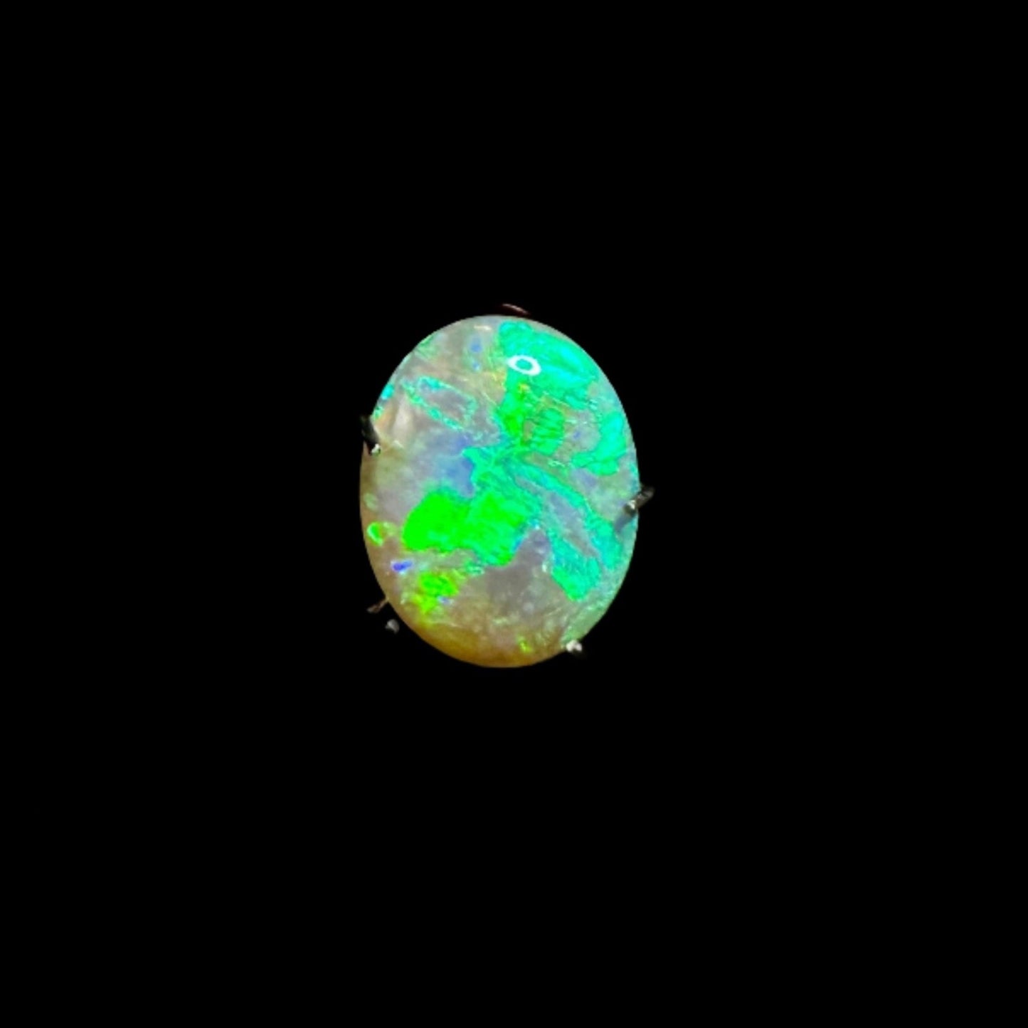 1.9ct Lightning Ridge Crystal Opal.