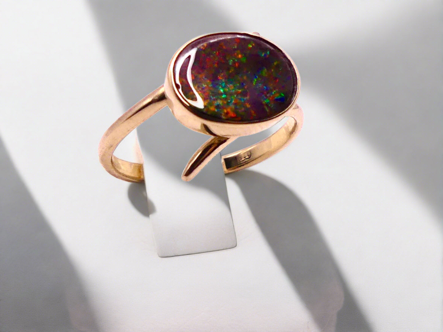 Unique White Gold Ring featuring Exquisite Australian Boulder Opal