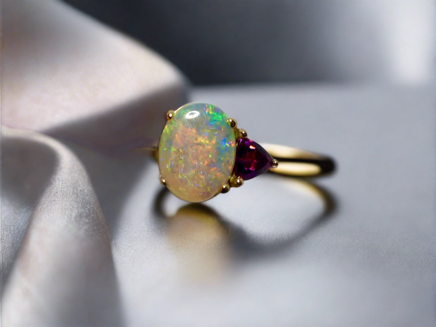 Luxurious Opal Ring - Stunning Australian Crystal Opal