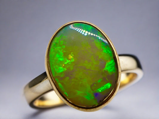 Luxurious 9k Gold Lightning Ridge Opal Statement Ring