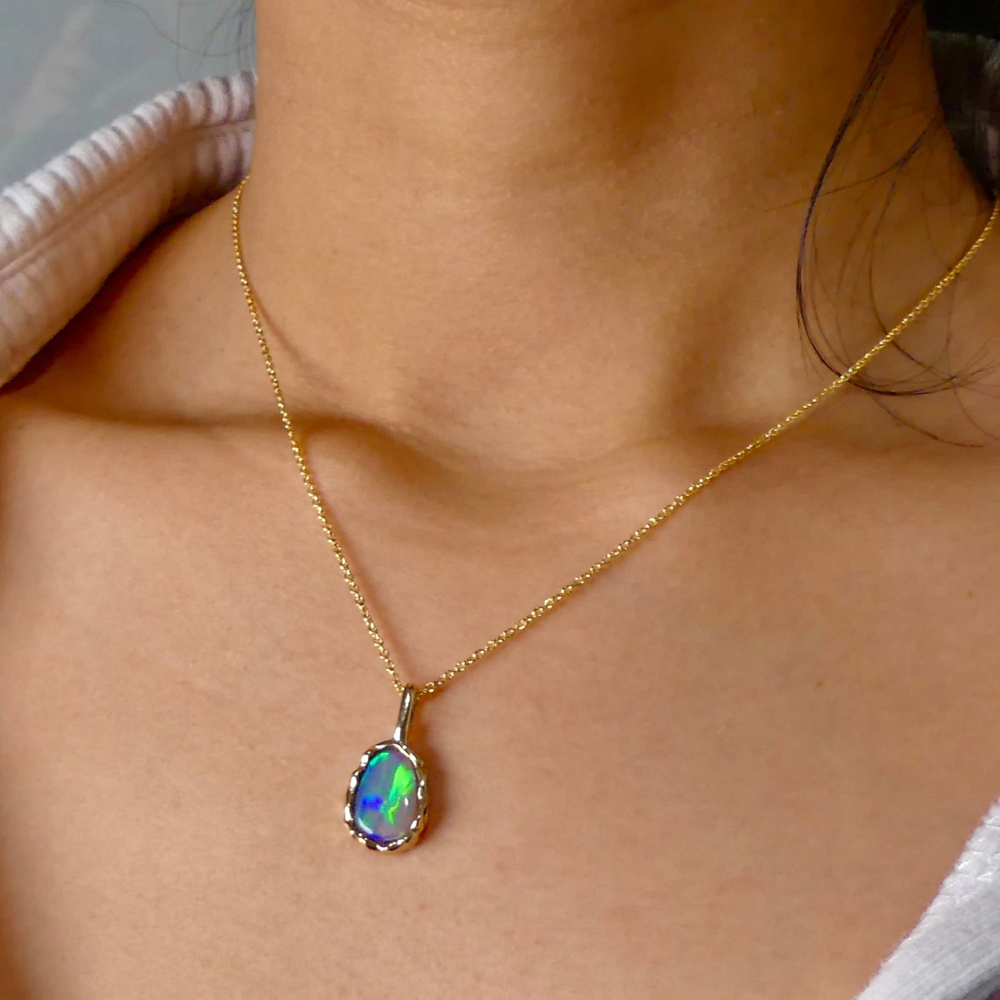 Exquisite Lightning Ridge Opal Pendant in 9k Gold - One-of-a-Kind Design