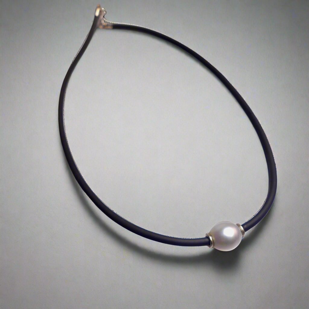 Elegant South Sea Pearl Neoprene Necklace