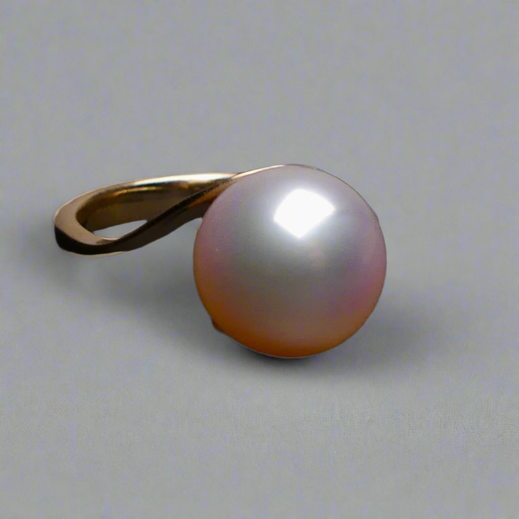 Elegant South Sea Pearl 14k Gold Ring