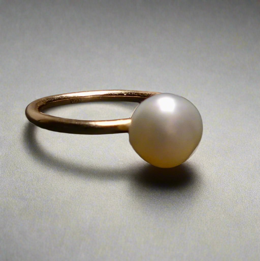 Lustrous Keshi Pearl 9k Gold Ring - Handcrafted Luxury