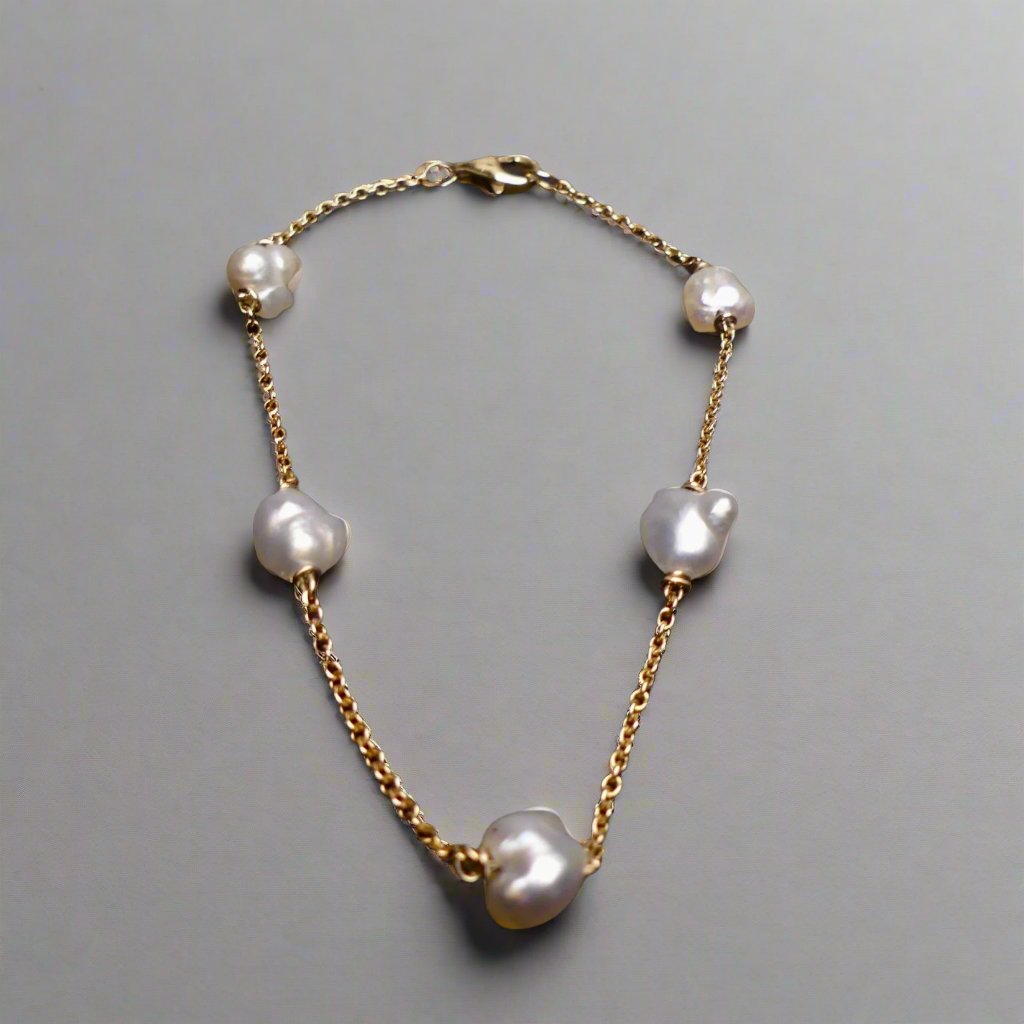 Elegant Keshi Pearl 9k Gold Bracelet