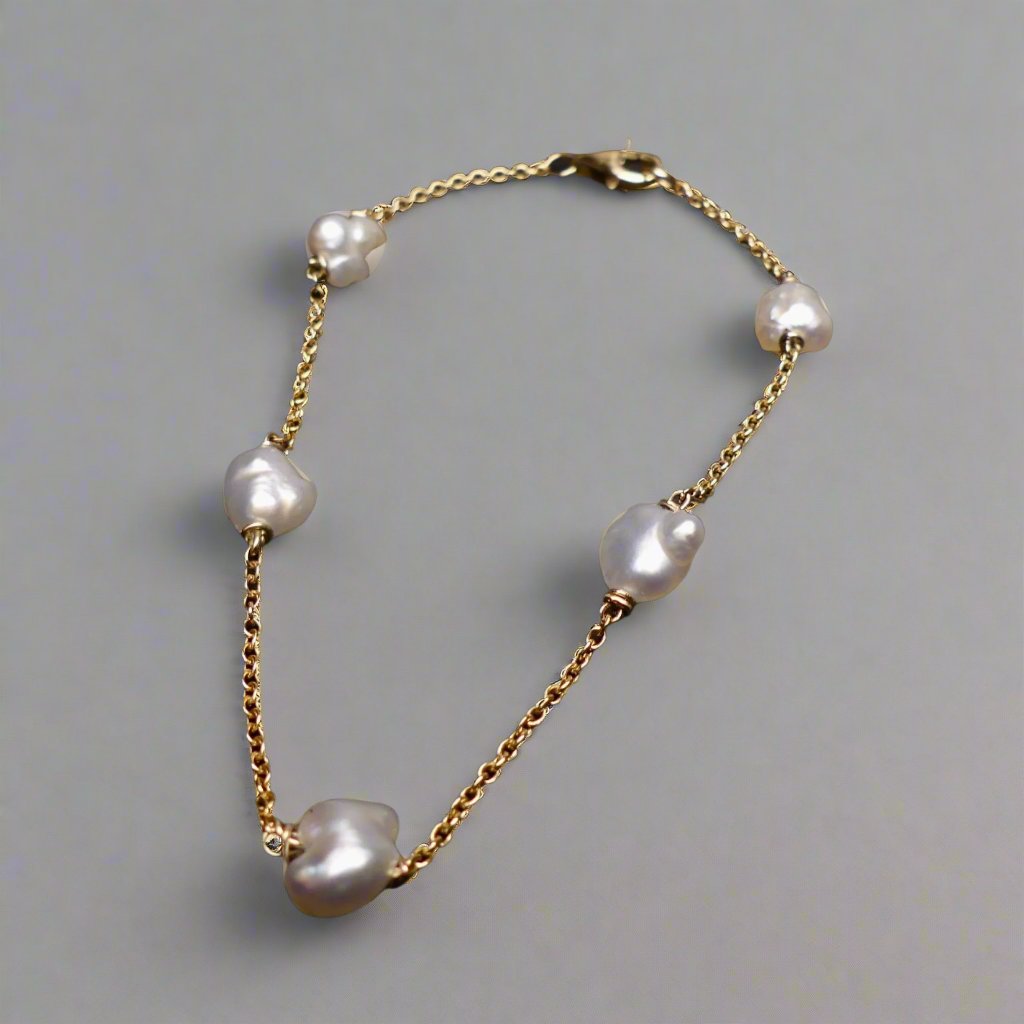 Elegant Keshi Pearl 9k Gold Bracelet