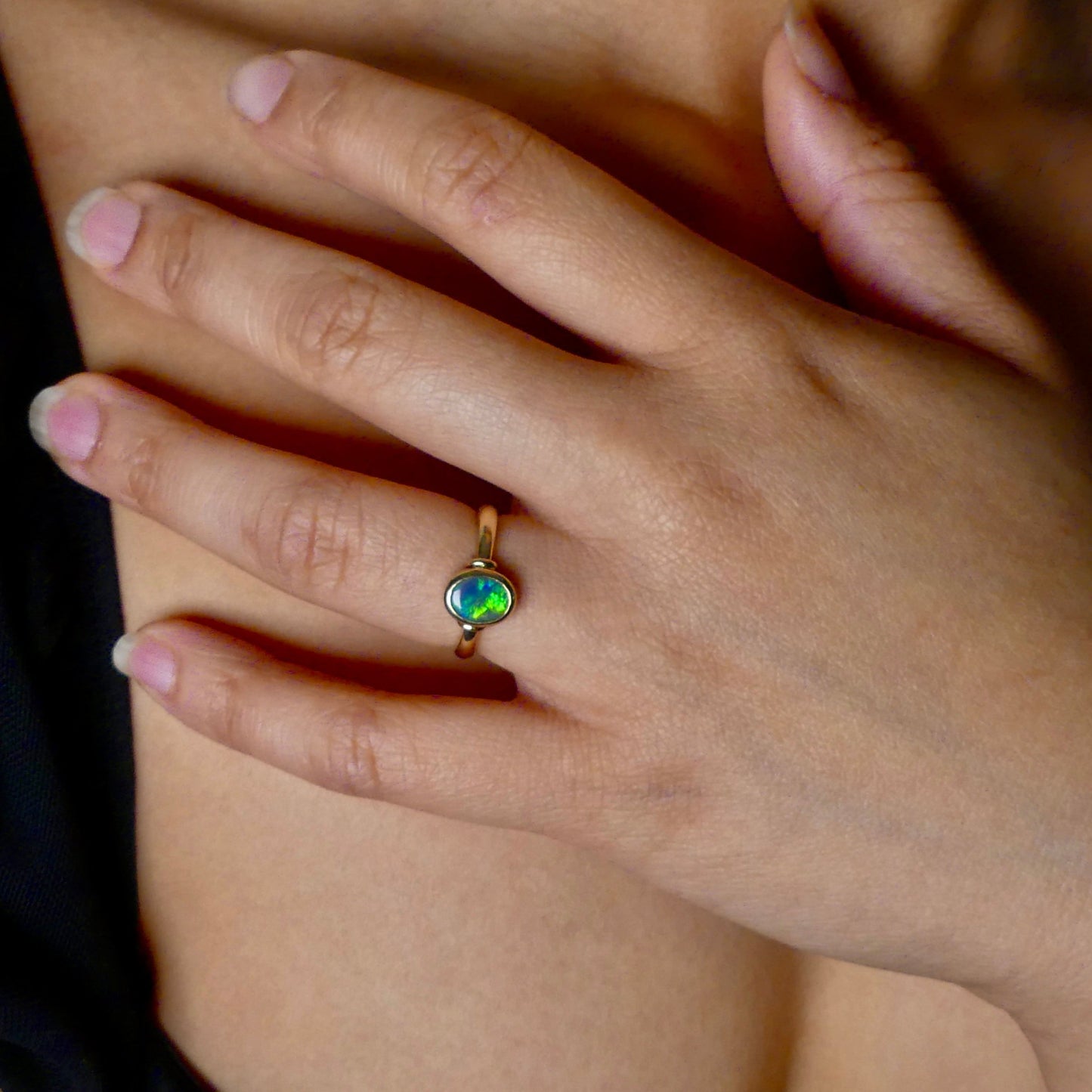 Elegant 9k Gold Ring Featuring Stunning Australian Black Opal