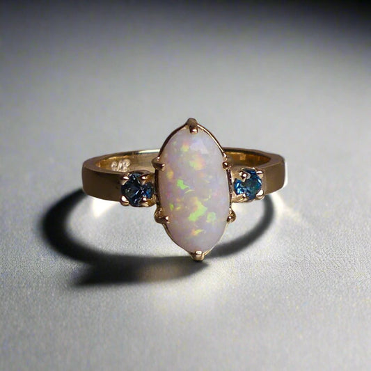 Sensational 9k Gold  Coober Pedy Australian Opal Ring