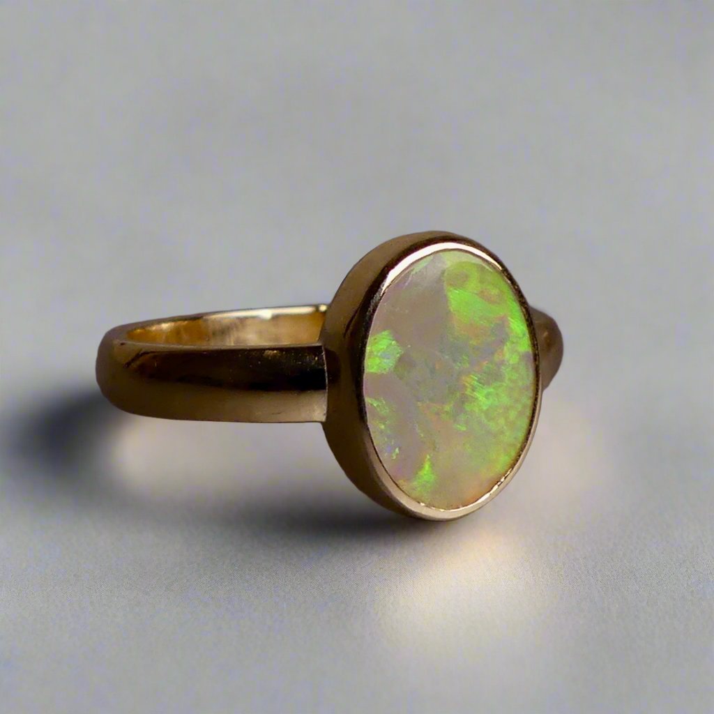 Luxurious 9k Gold Lightning Ridge Opal Statement Ring