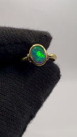 Elegant 9k Gold Ring Featuring Stunning Australian Black Opal